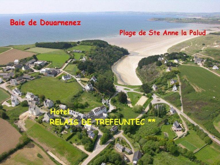 Hôtel Relais de Trefeuntec Baie de Douarnenez,Finistère Sud, Bretagne. A 150m de la Plage de Sainte-Anne la Palud, baignade surveillée. Les pieds dans l'eau